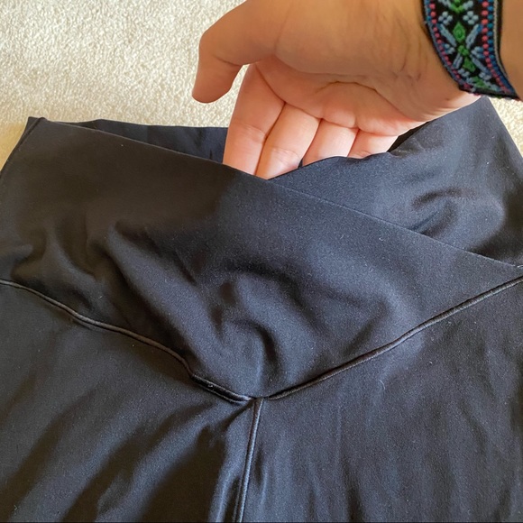 Aerie Crossover Bike Shorts - Picture 2 of 4